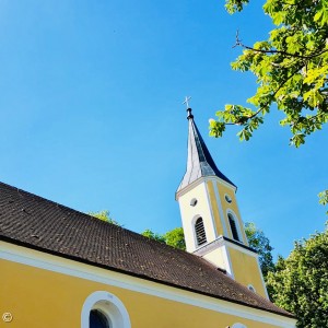 Mausbergkirche bei herrlichem Sonnenschein